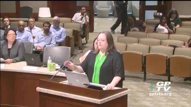 City staff oppose zoning change for duplex at 2033 Galveston Street