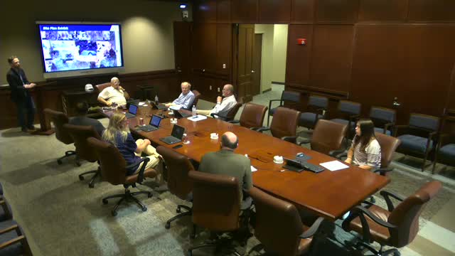 City Council evaluates fence regulations on Bransford and Hunter Trail properties
