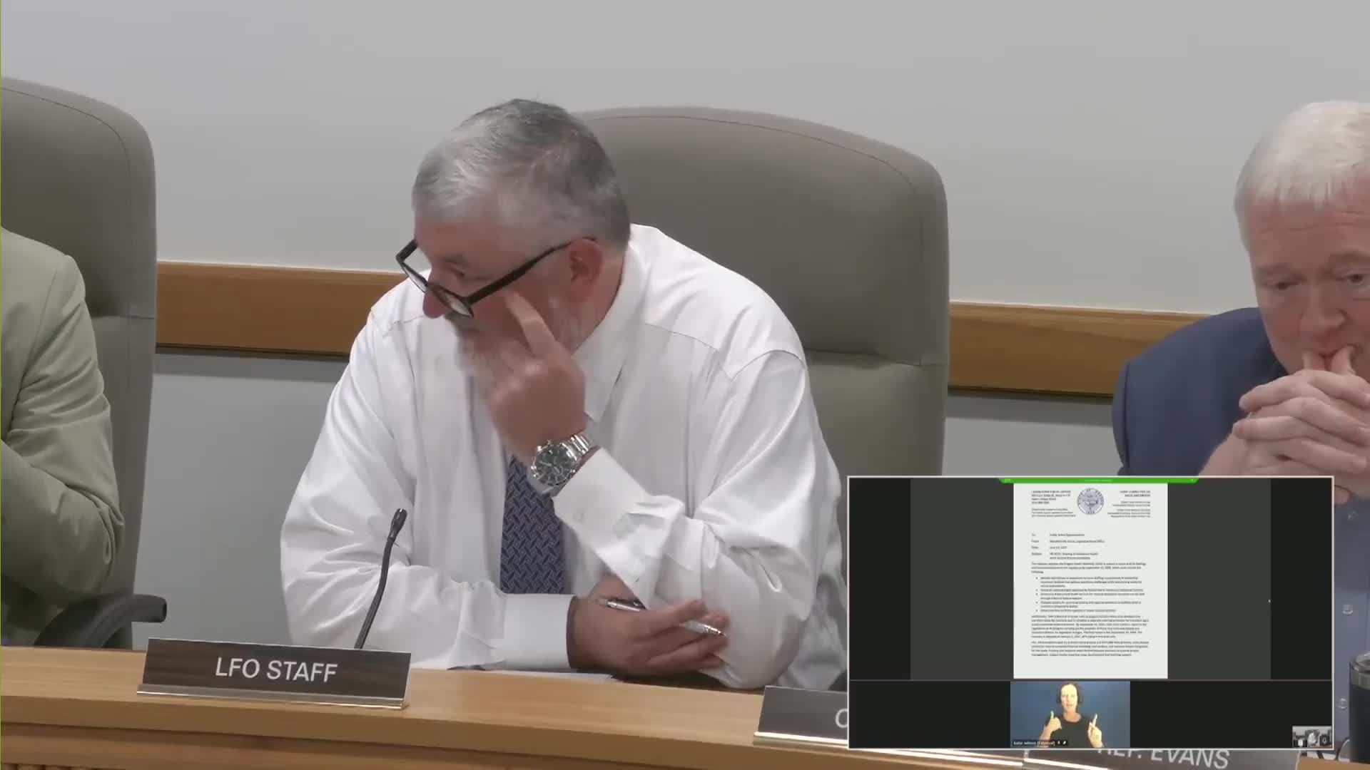Oregon committee approves bill removing registration for in-house security personnel