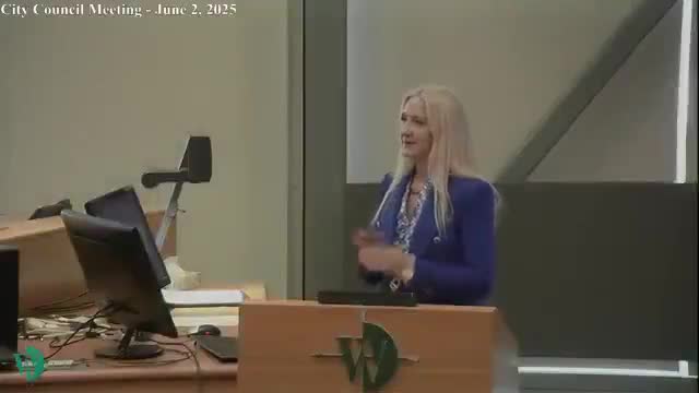 Residents, chamber and state representative praise police and promote Raccoon River Palooza during citizens forum