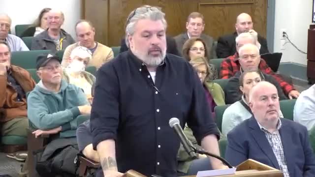 Jefferson Springs resident calls for traffic safety review before new housing development approval