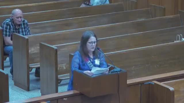 Crowley residents demand action on property violations amid city inaction