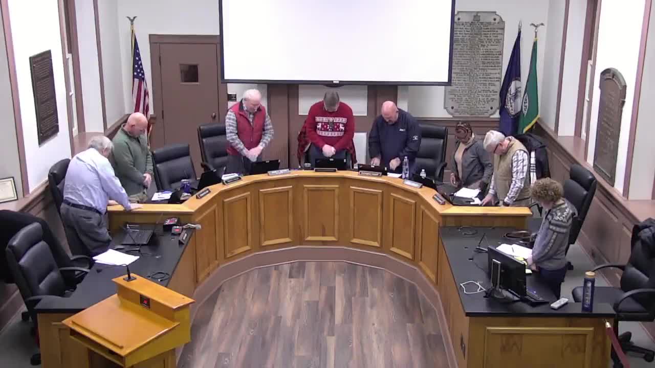 County meeting emphasizes community spirit during holiday season
