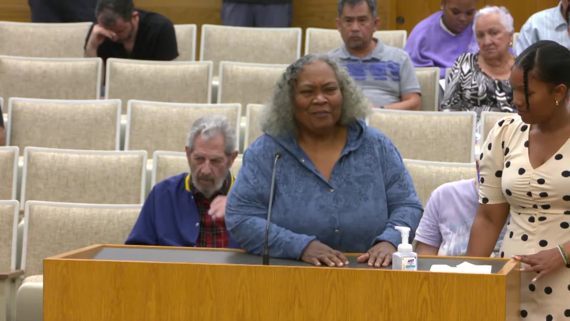 Cerritos residents urge city council to address pest issues and homelessness concerns