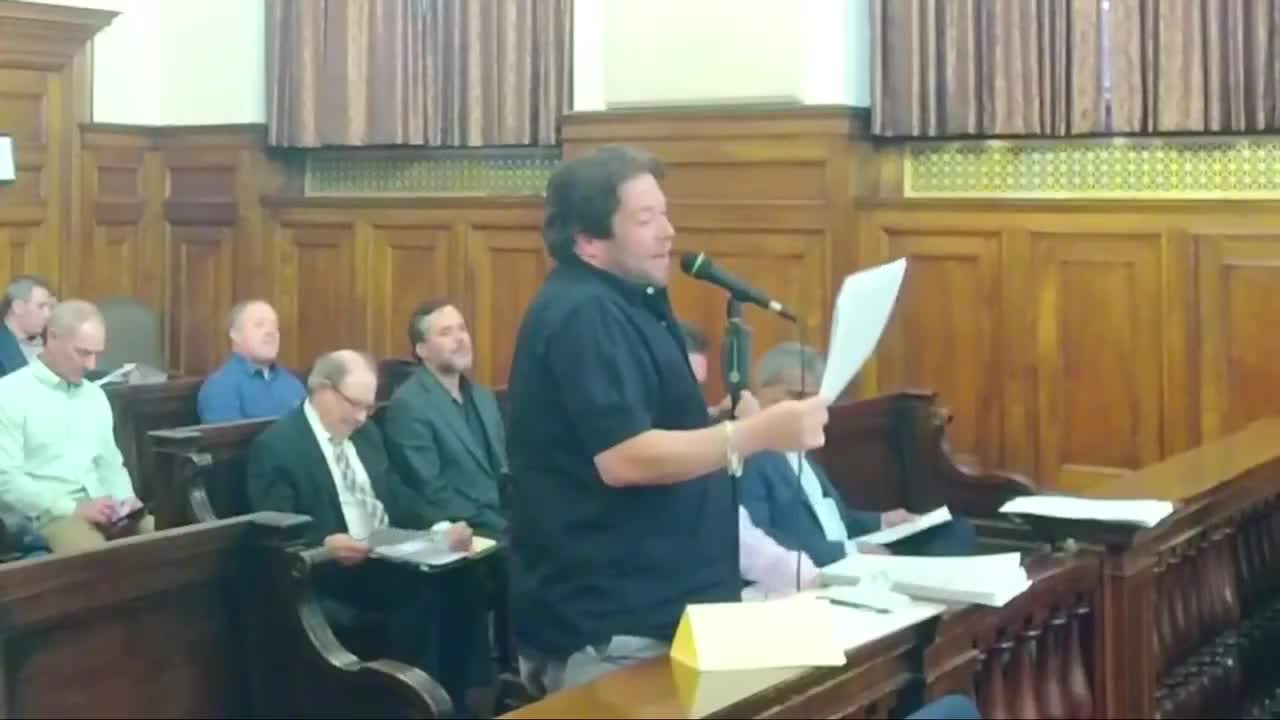 County approves alcohol sales at three golf courses to enhance concessions