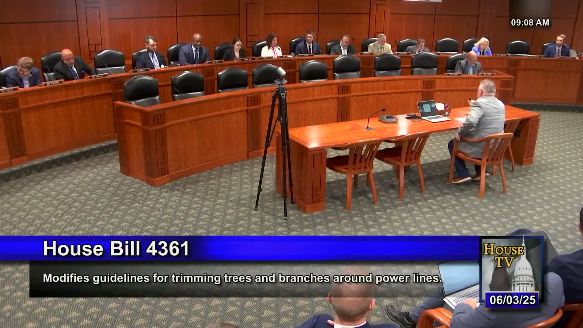 Rep. Phil Green, utilities back bill to codify 15-foot vegetation clearance around power lines