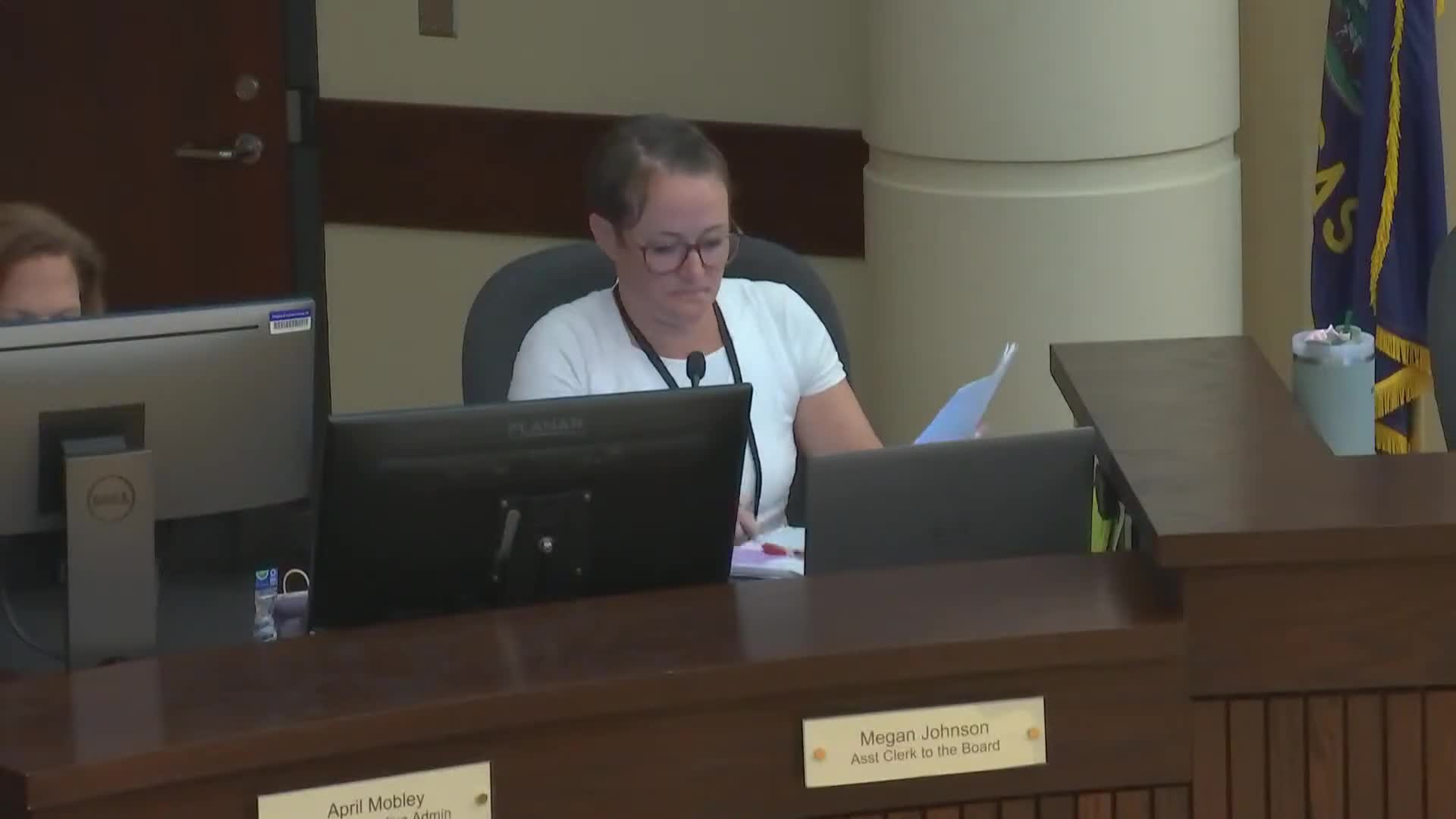 Johnson County reviews no-cost AT&T bidirectional antenna plan to improve courthouse coverage