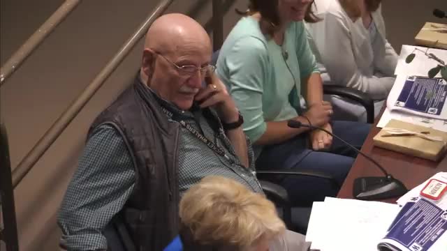 Nantucket Public Schools Prepare to Vote on New Cell Phone Policy