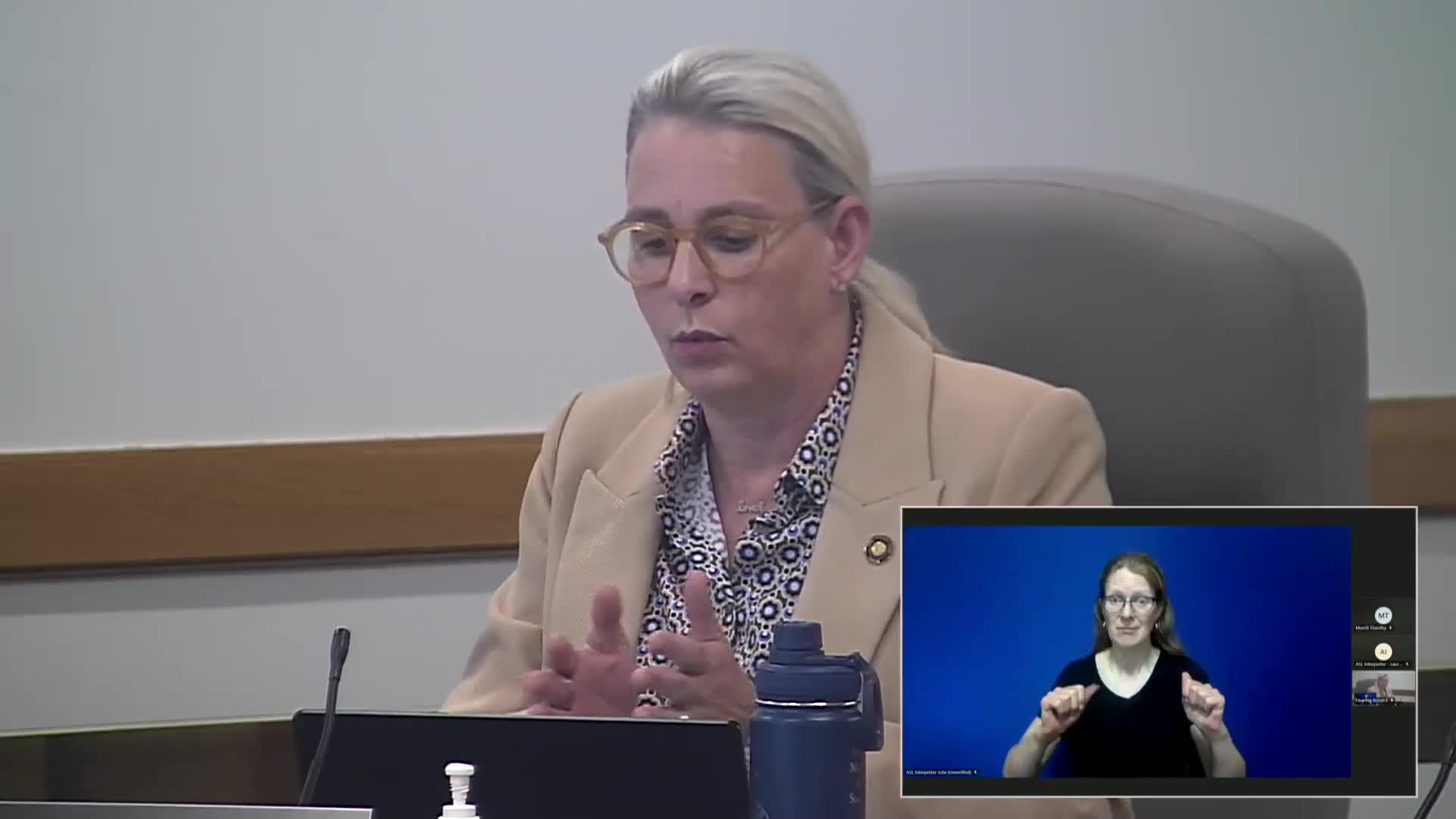 Oregon committee advances House Bill 2005 addressing addiction and mental health