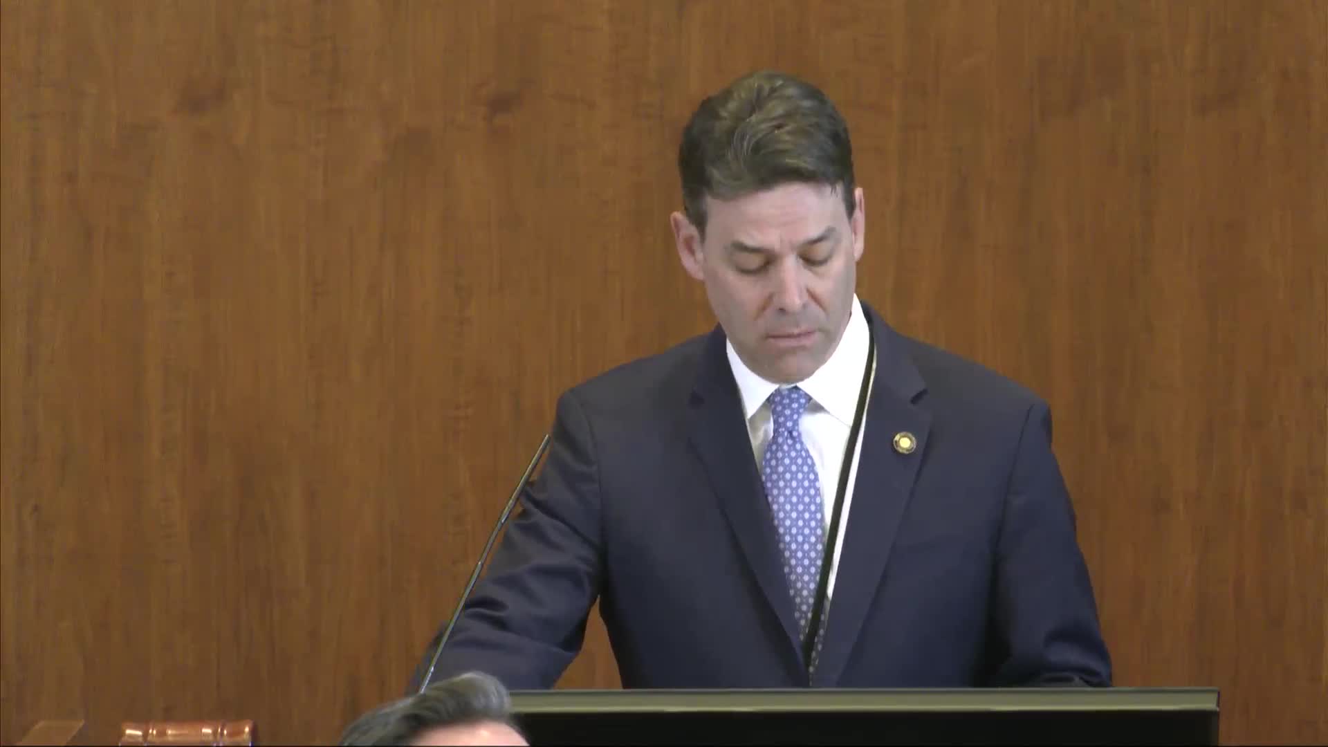 Senate honors retiring officer Al Tinder and celebrates staff member Nicole Vargas's birthday