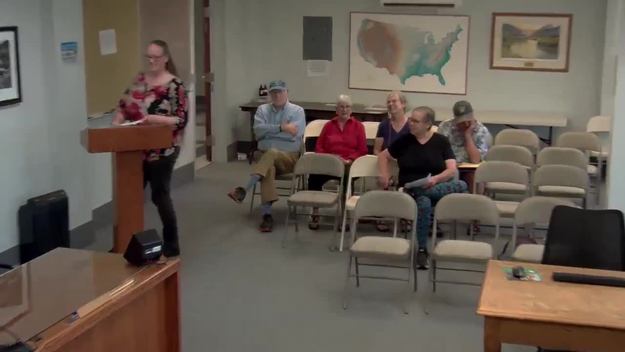 Hamilton residents press commissioners to act after federal cuts hit Rocky Mountain Laboratories