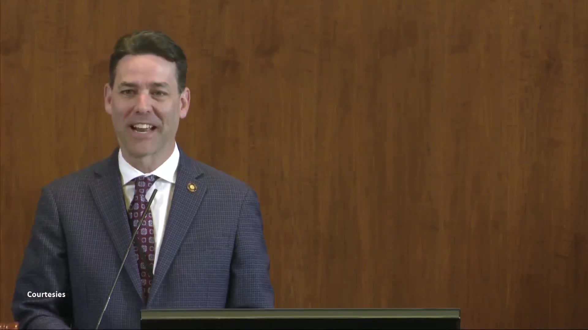 Senator Robinson defends First Amendment amid Multnomah County lawsuit on climate data