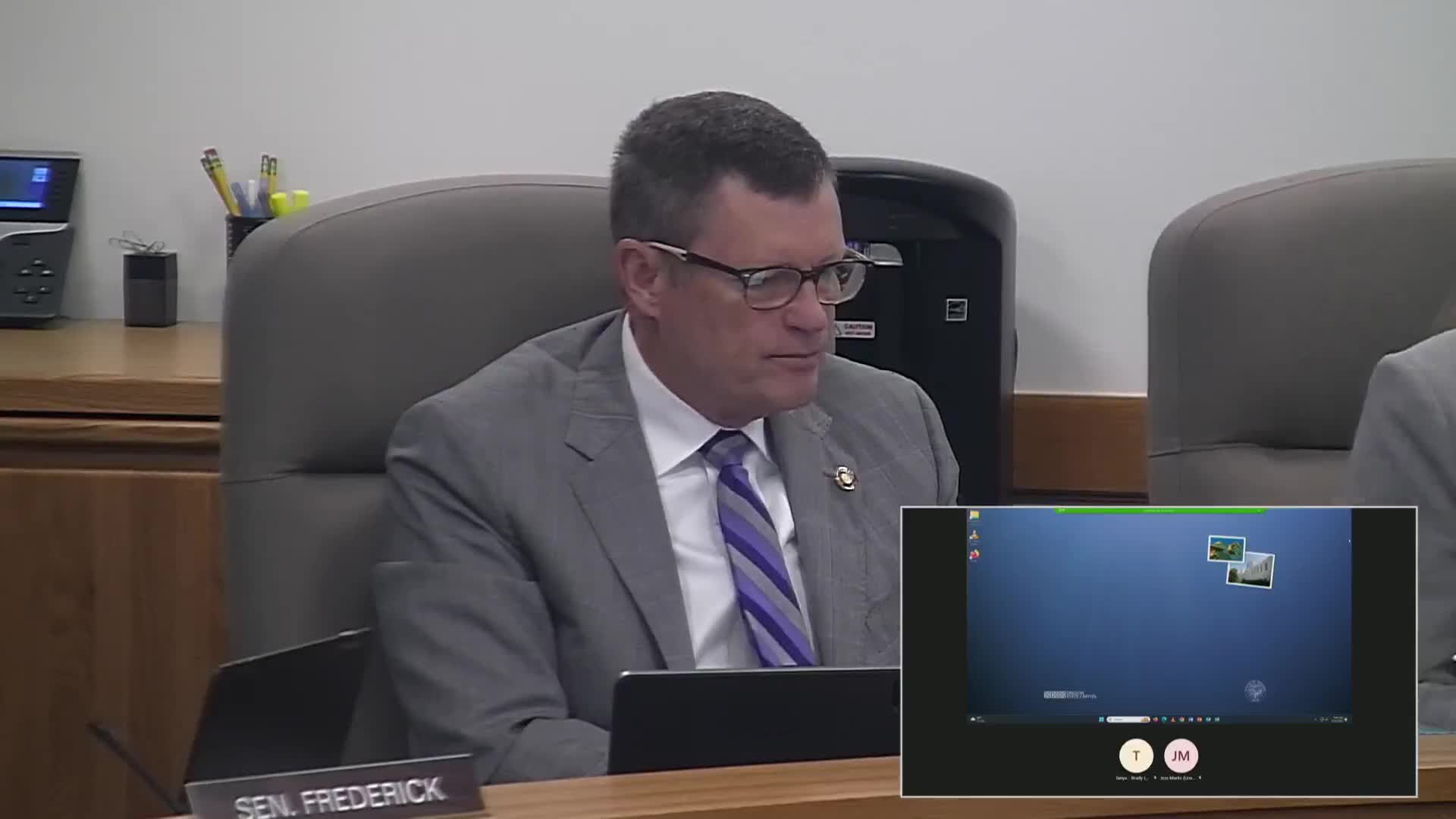 Oregon legislature debates gun dealer regulations amidst urban rural divide