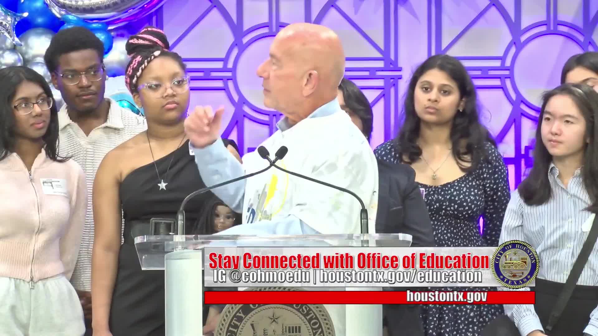 Speaker encourages youth to embrace public service and bold action