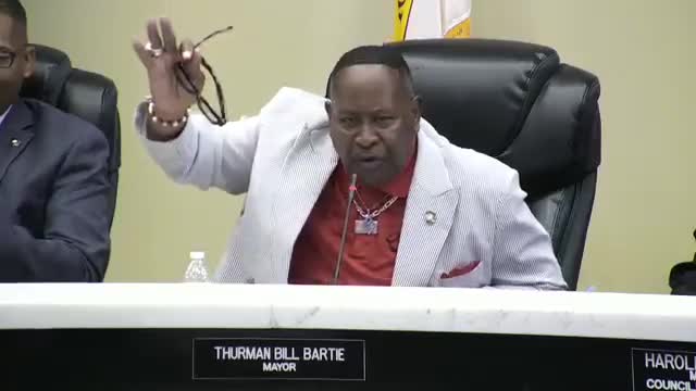 Port Arthur City Council approves ordinance canvassing mayoral runoff election results
