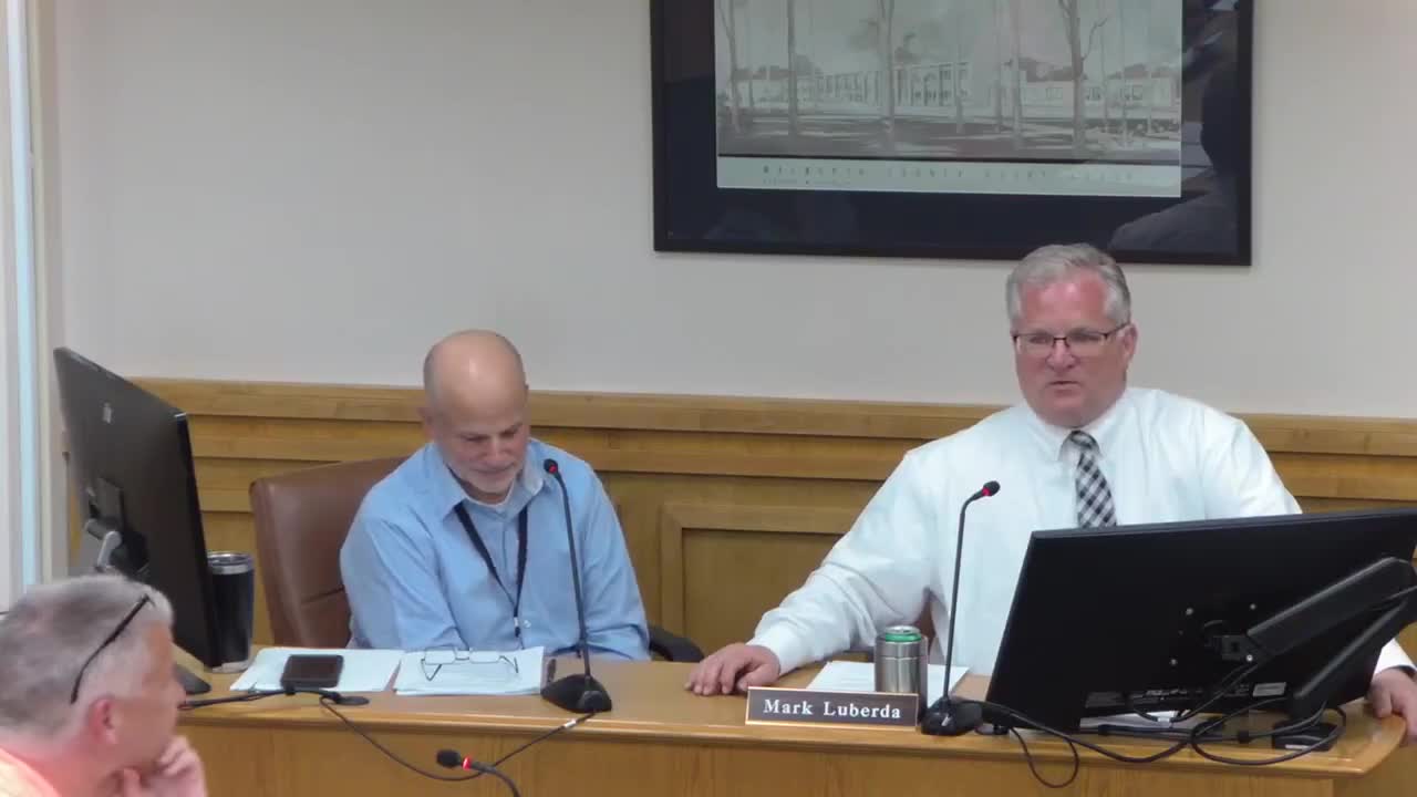 Walworth County mobility manager completes certification after 24-course program