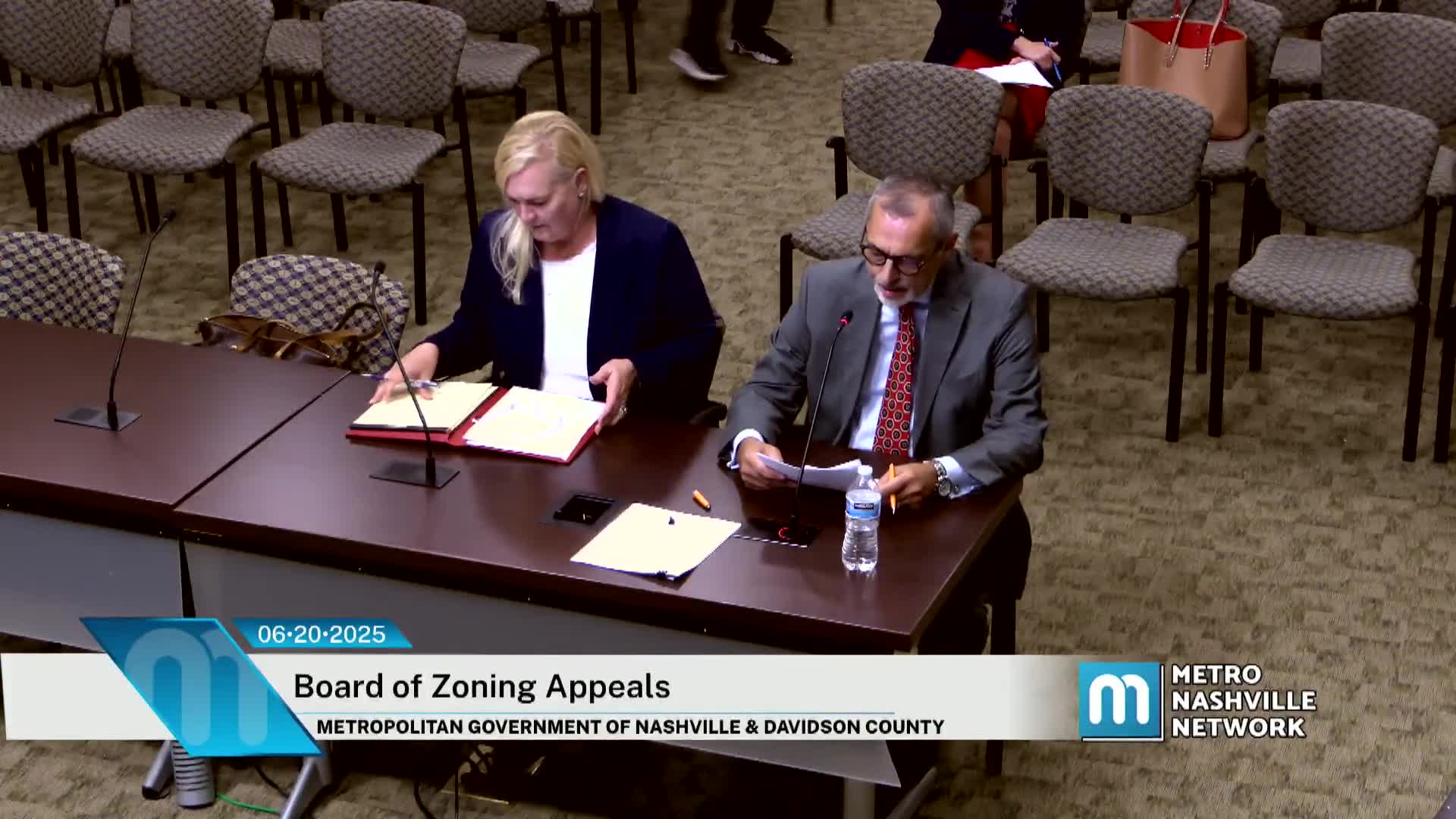 Residents challenge building permit for corner lot home at Harding Place