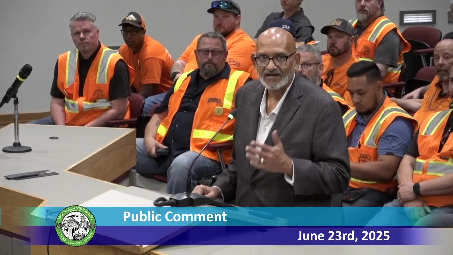 Ozell Wilkins discusses apprenticeship opportunities with Ironworkers Local 14