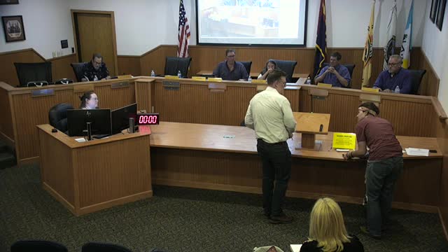 Angie McMillan praises renewable energy during Navajo County public comment