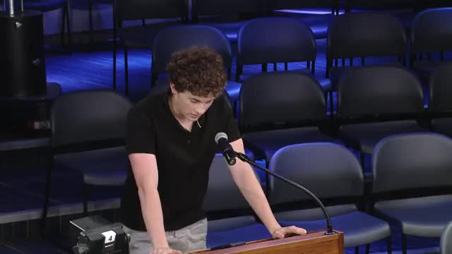 Salem High students oppose new grading scale in school board meeting