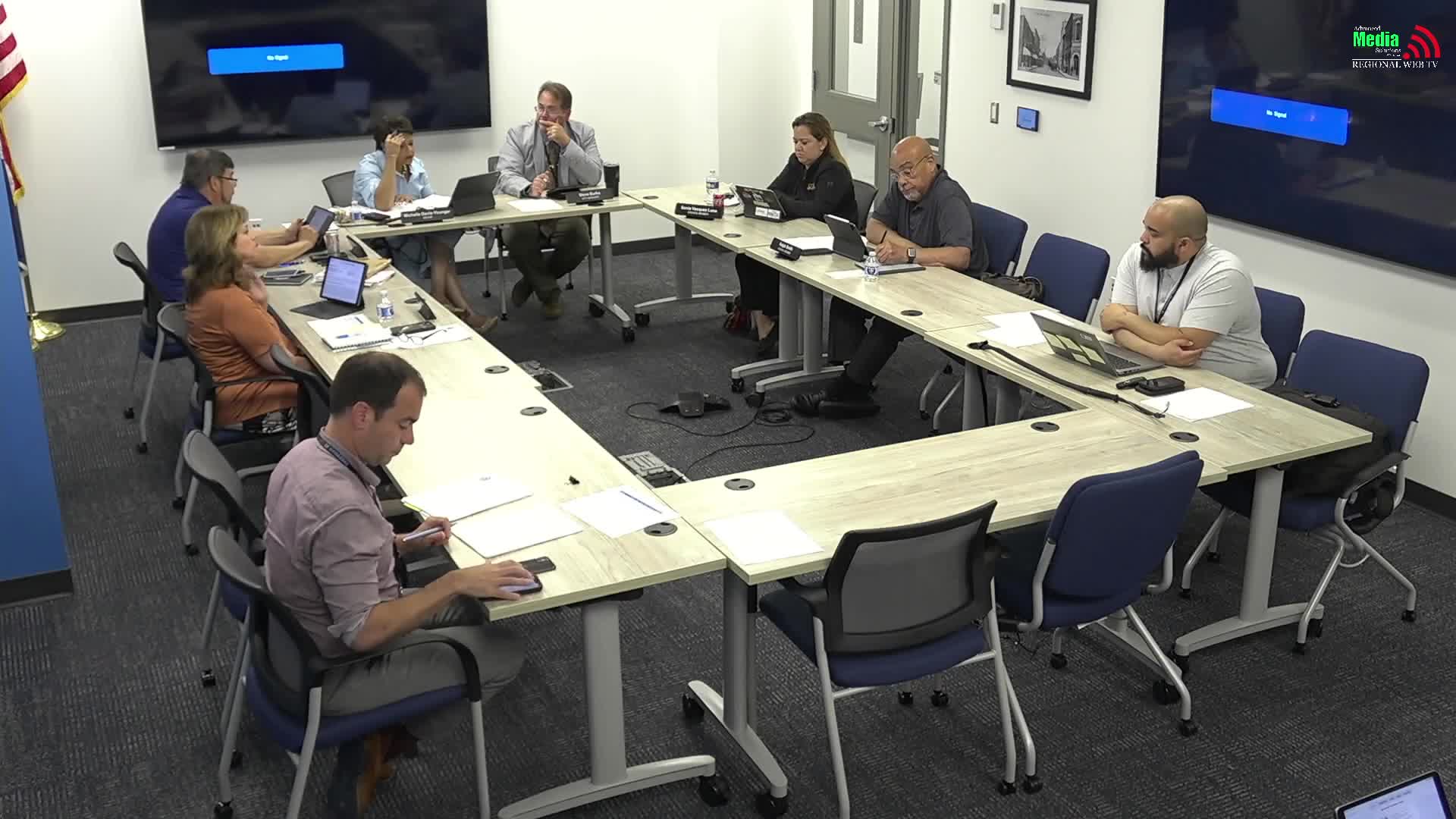 City Council debates stipends for planning and utility commissions amid budget constraints