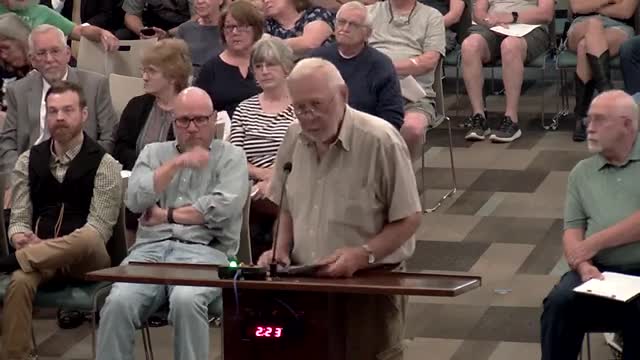 Local residents voice concerns over neighborhood pollution levels