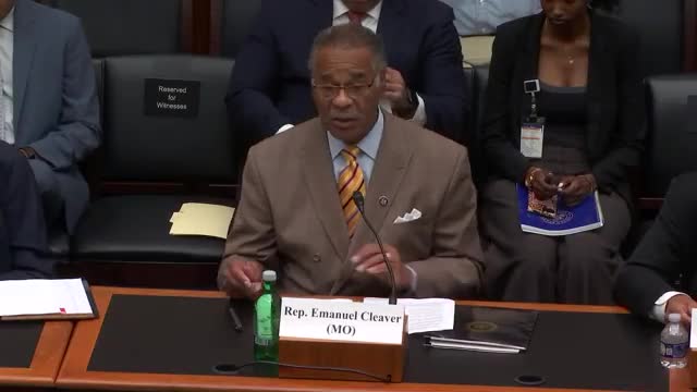 Bipartisan committee supports housing reforms to reduce regulatory burdens