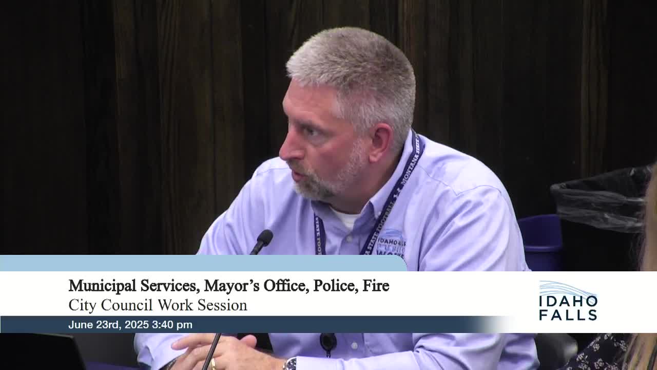 Director Holmes presents new arts and recreation projects in city meeting