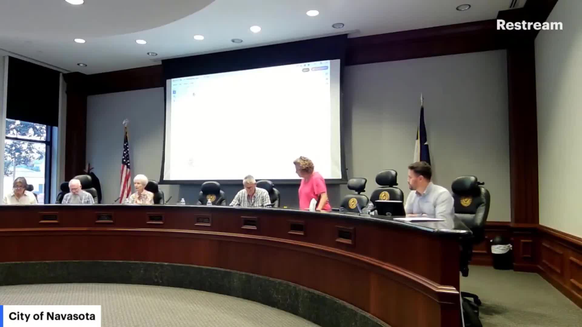 Planning commission approves replat to split 71-acre tract along State Highway 6