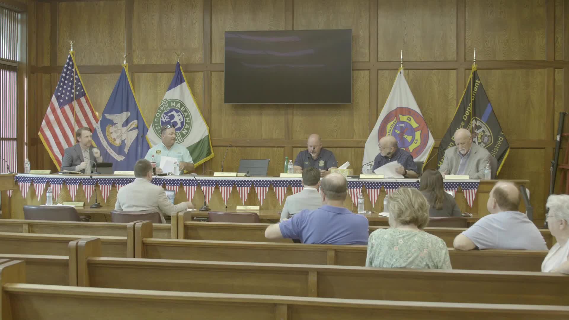 City Council conducts public hearing amid absence of Mayor and chiefs