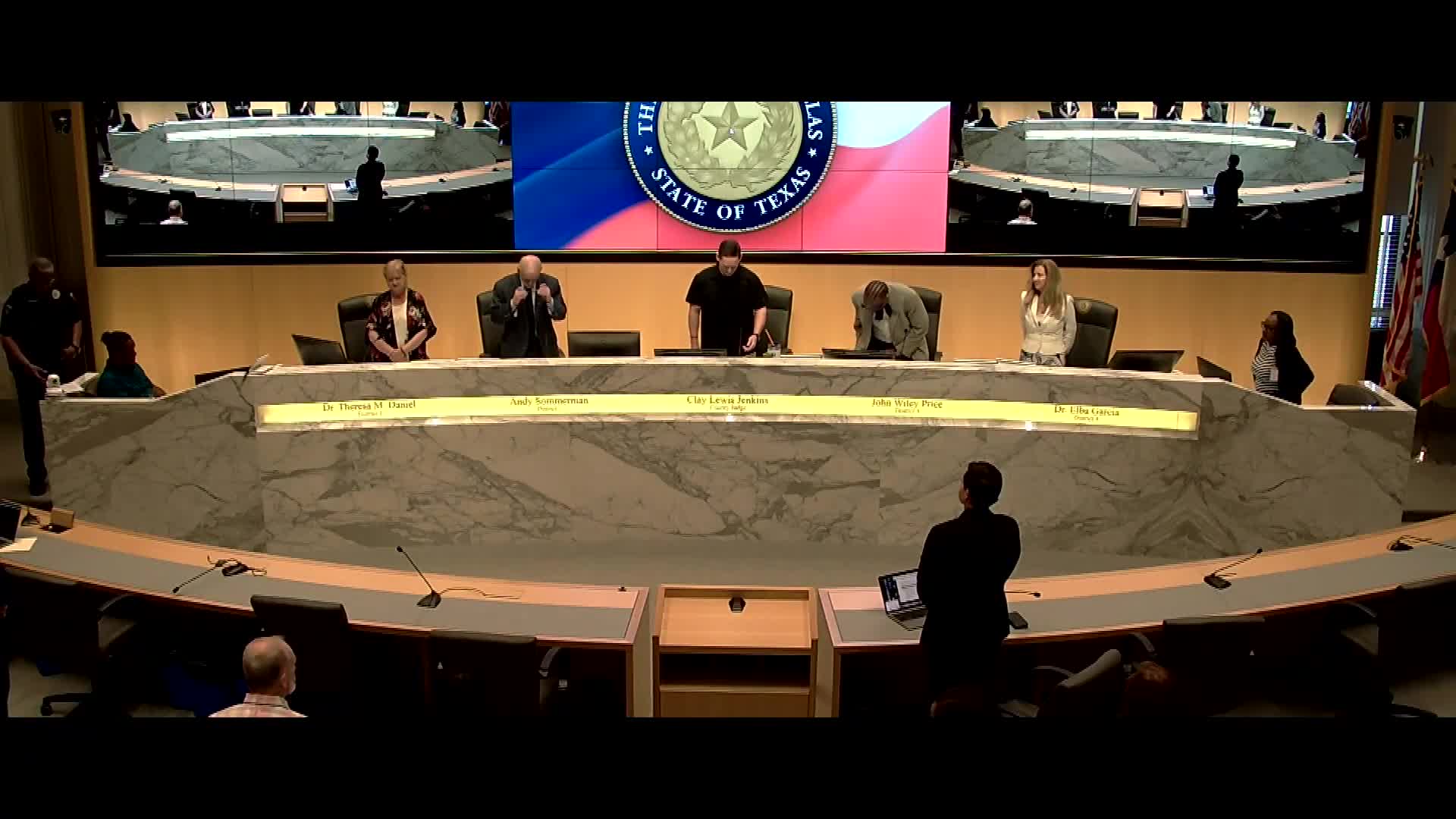Commissioner Summerman honors Lynn Richardson's legacy at Dallas special meeting