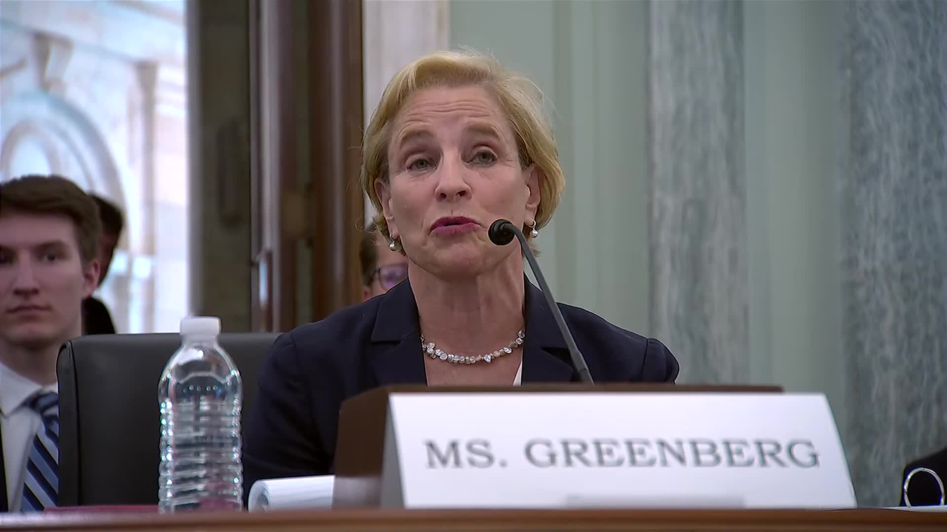 Senators push for Fair Fees Act to eliminate excessive airline charges