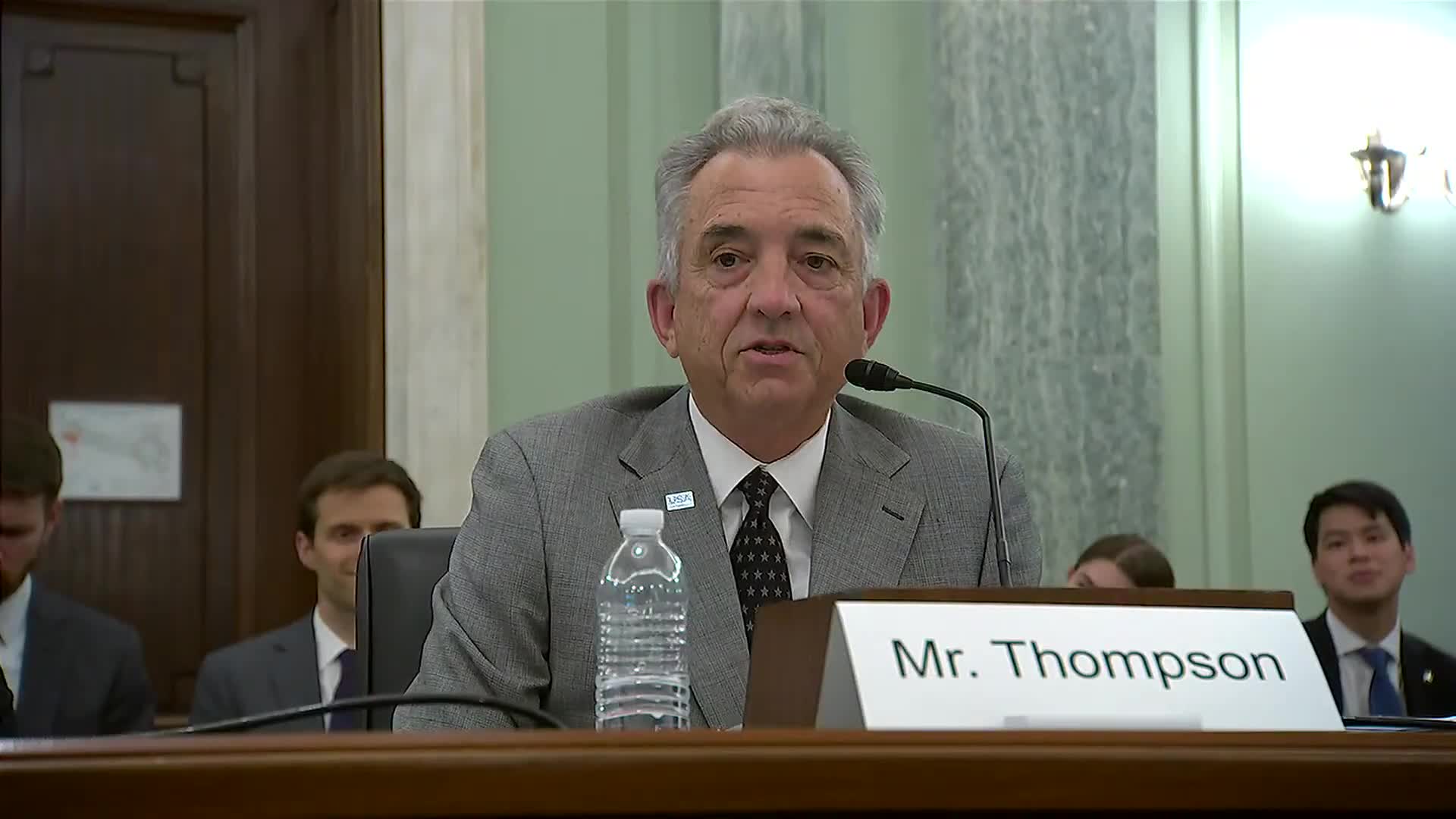 Senator Klobuchar urges solutions for U.S. visa interview wait times amid recovery plans