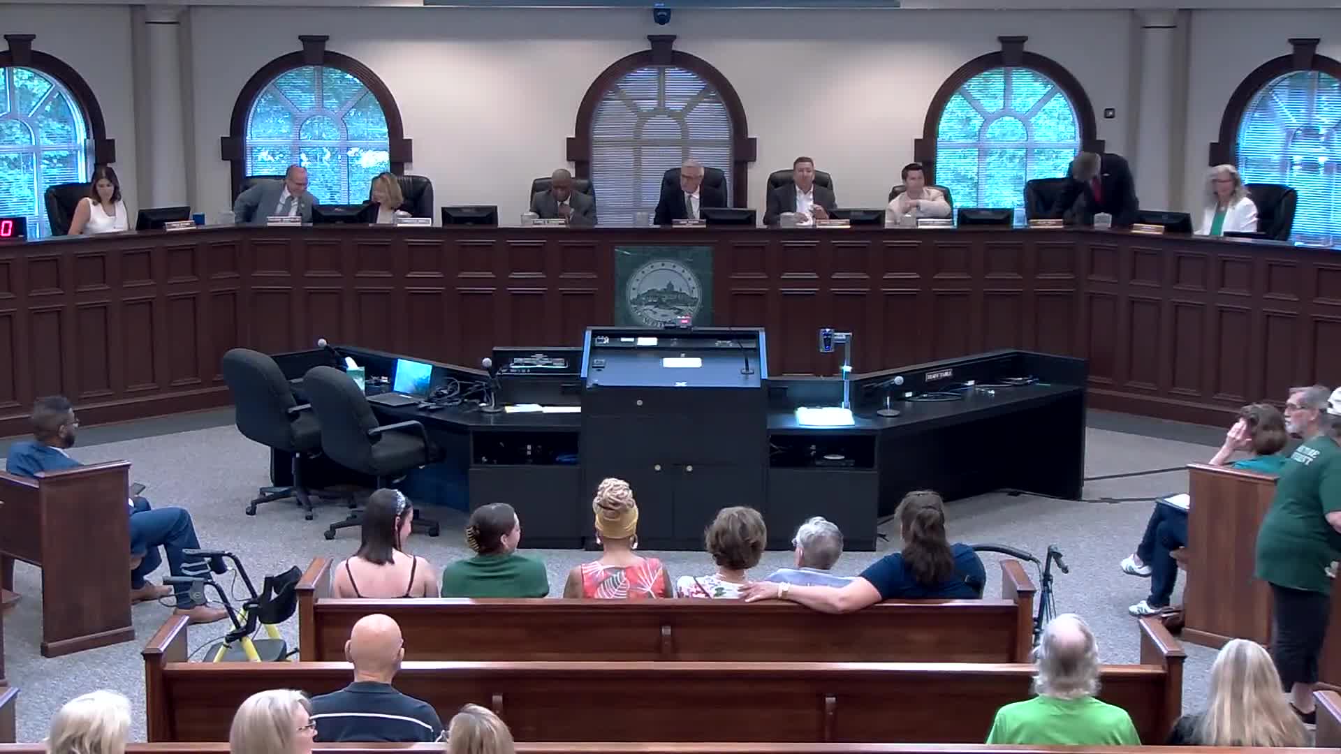 Mayor Curt Wilson hosts Roswell open mic night for resident feedback