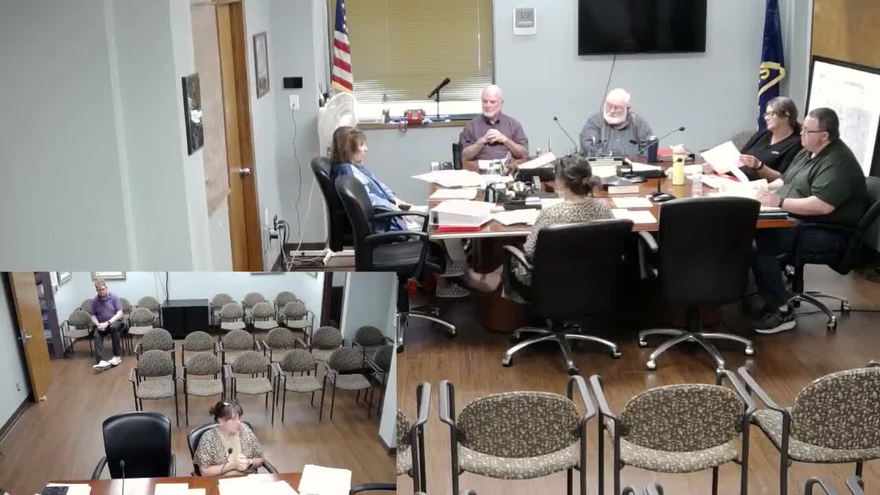 Local leaders discuss employee benefits and salary negotiations amid population decline