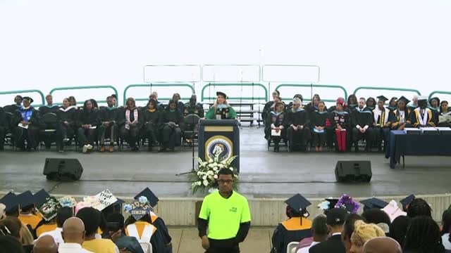Valedictorian Cedric Coborn inspires University High School class of 2025 at graduation