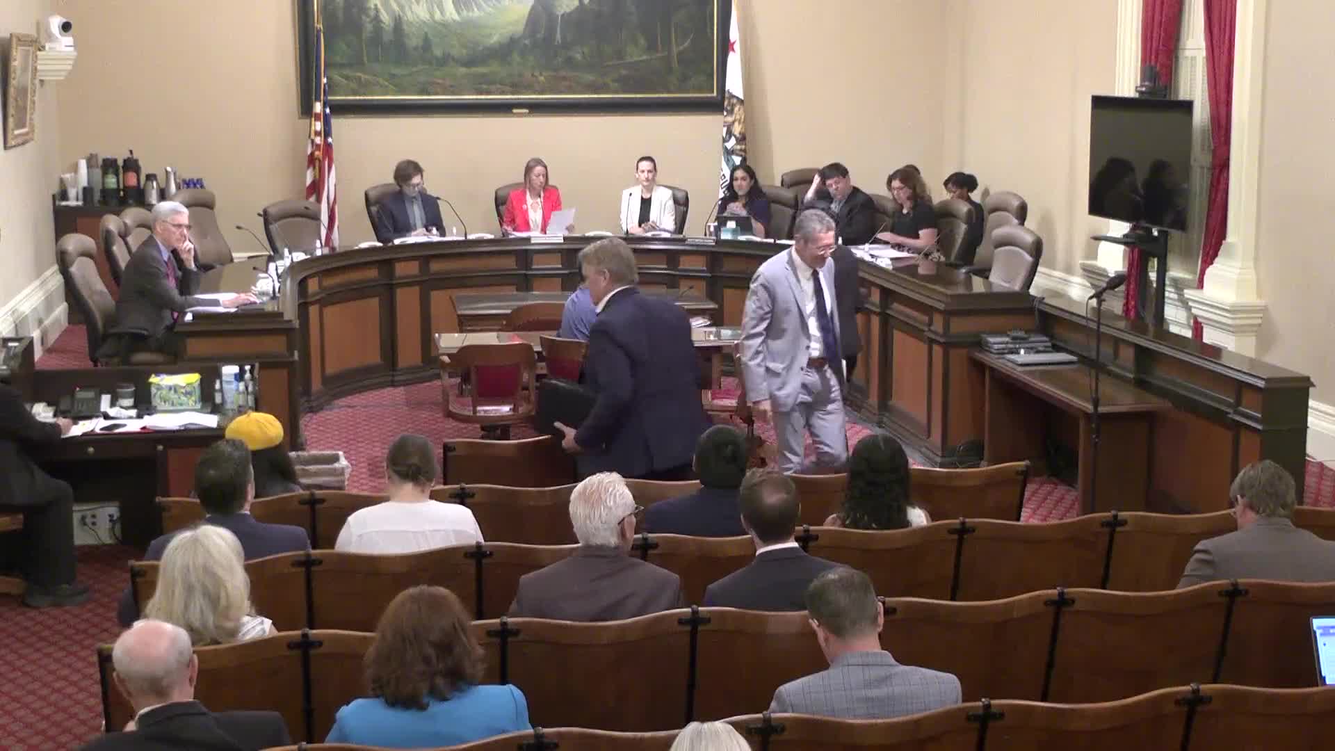 Assemblymember Alvarez presents AB 652 to enhance San Diego Air Pollution governance