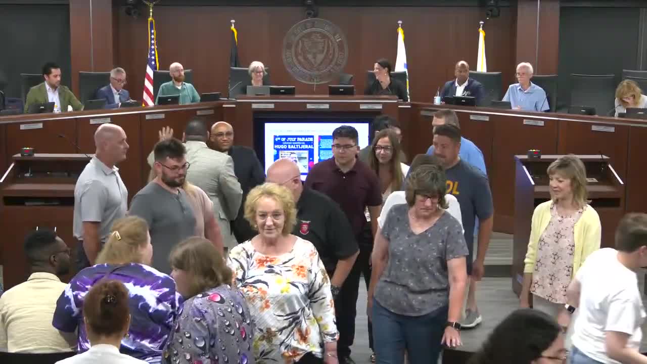 Mayor concludes report and announces July 4 parade in Aurora