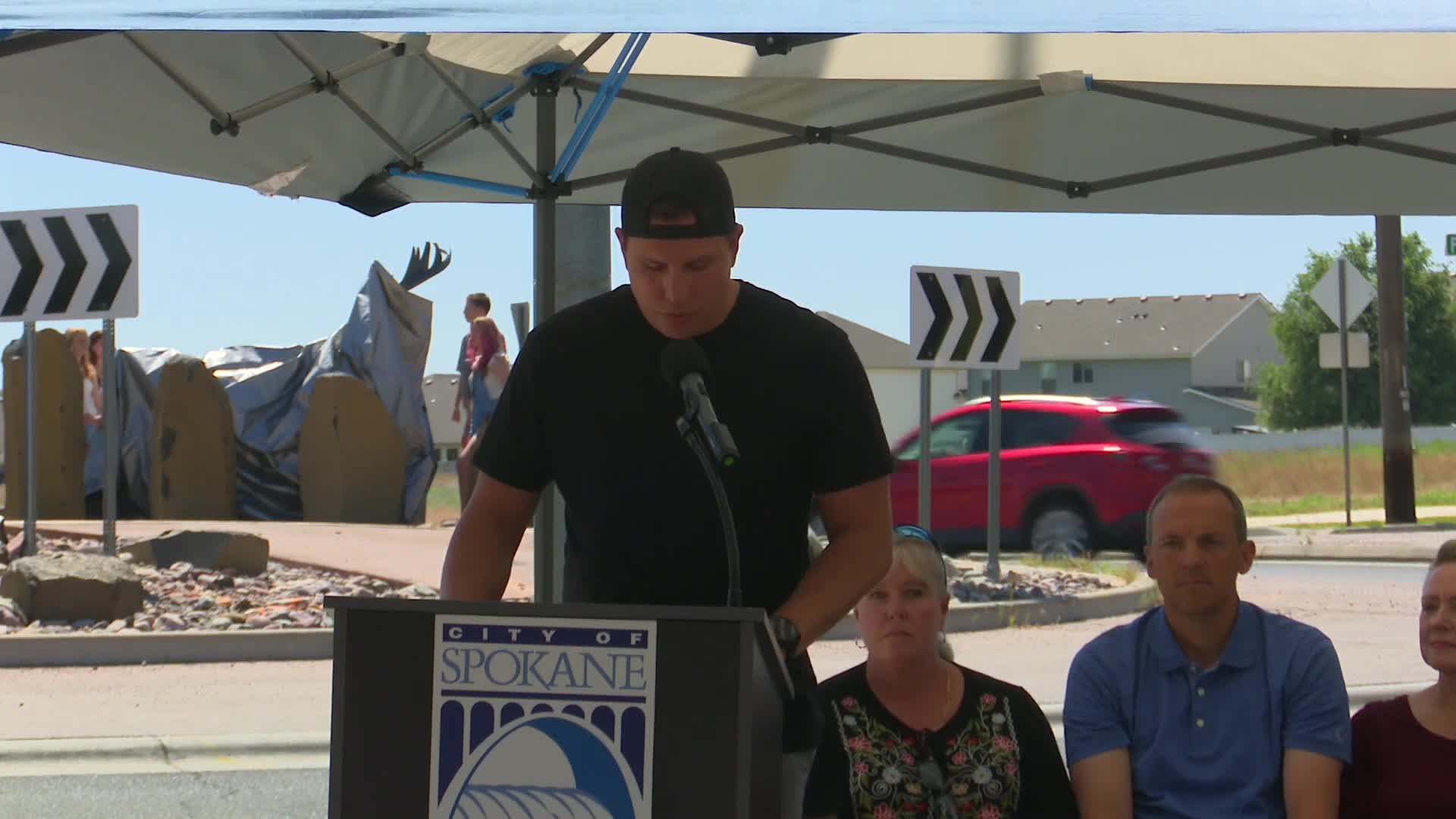 5 Mile Neighborhood Prairie Council unveils roundabout artwork with community leaders