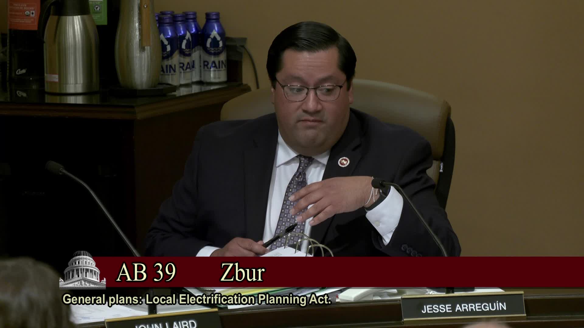 Senate committee reviews electrification bill amid housing and building code challenges