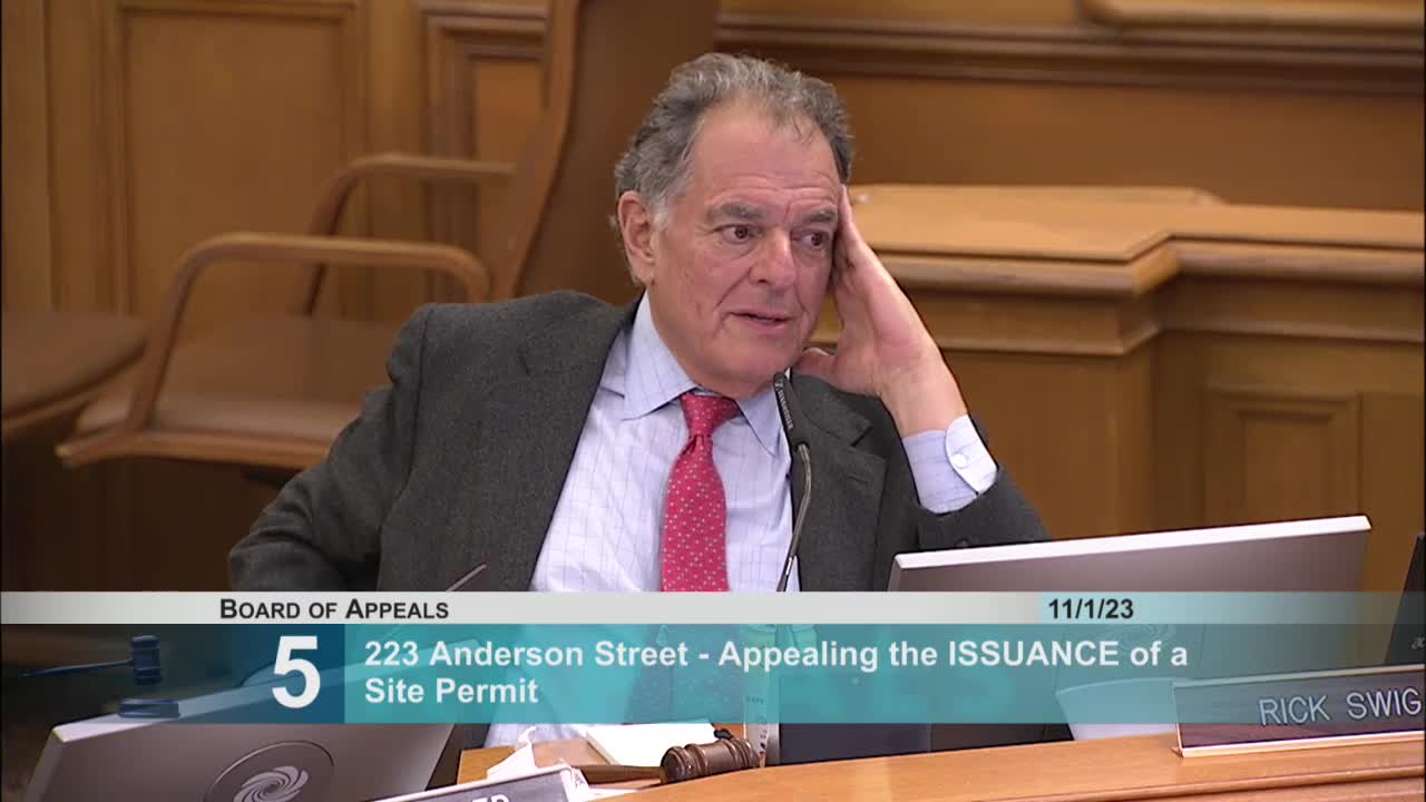 Neighbors clash over barking dogs and permit structures at San Francisco meeting