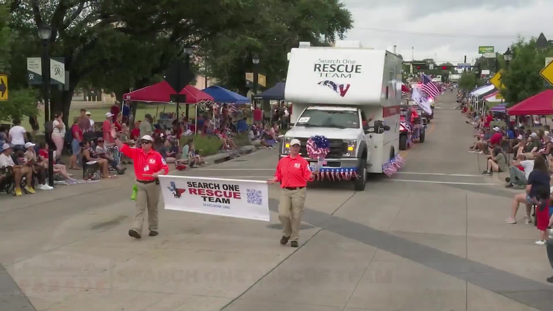 Search 1 Rescue team showcases canines at local parade