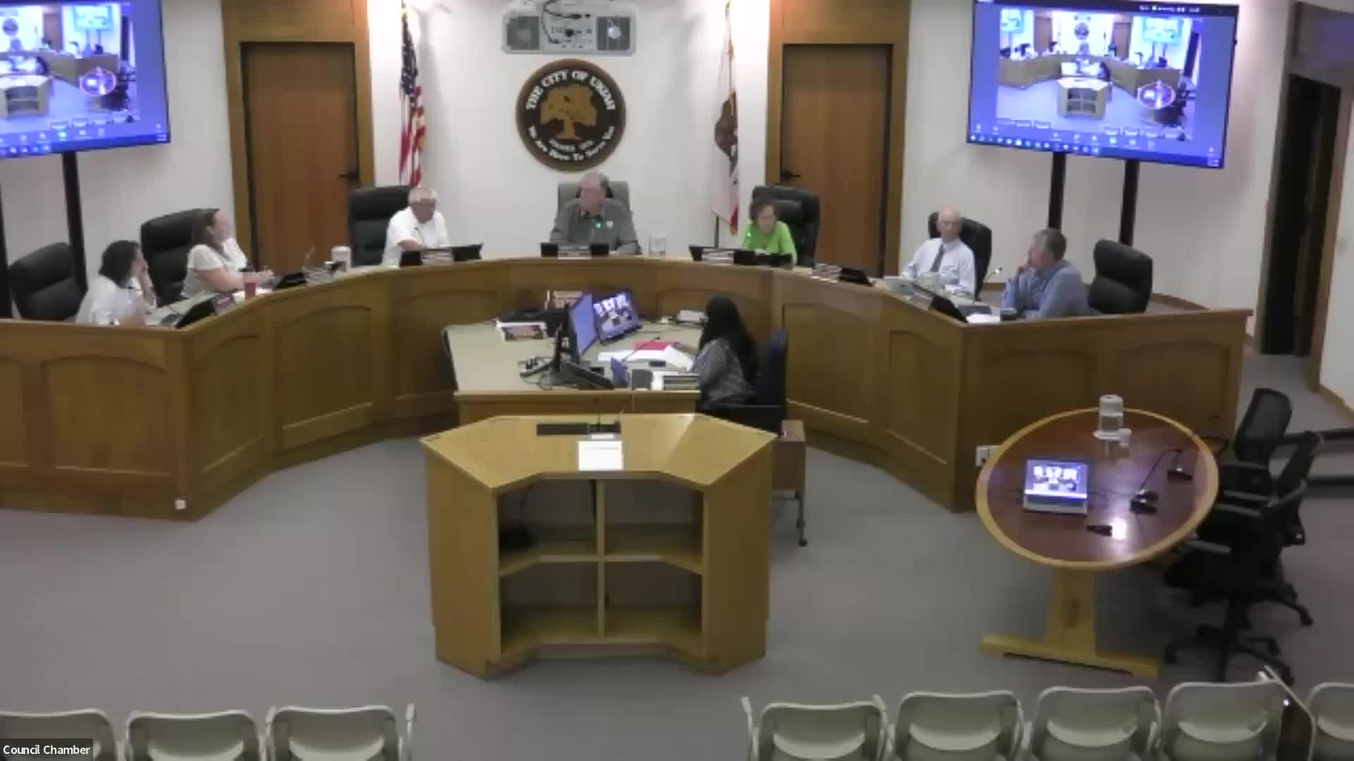 Council hears report on commission vacancies, planning commission quorum and parking standard