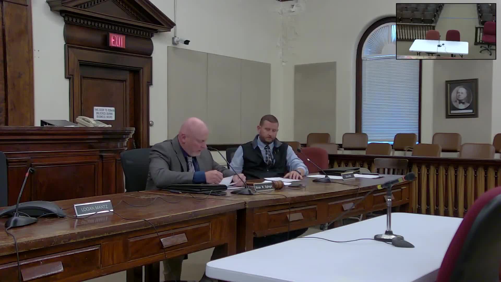 Commission agrees draft deed to transfer volunteer EMS building ownership to county; town to retain first refusal