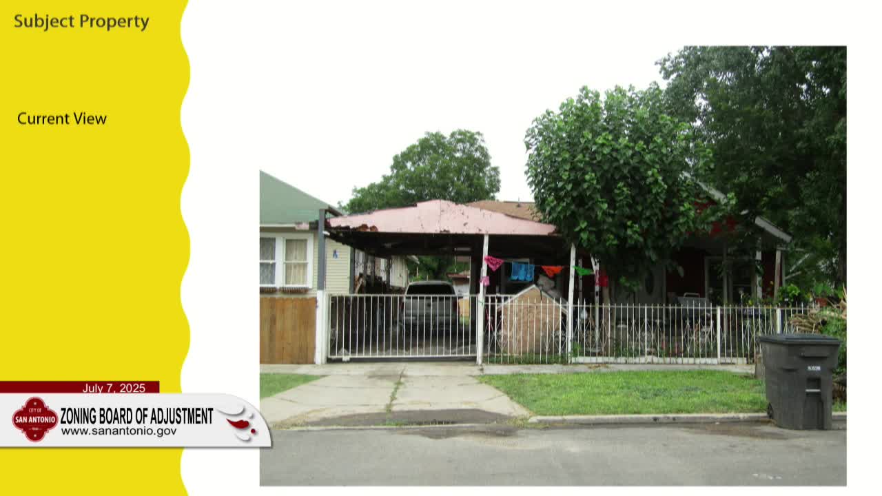 Highland Park Commission reviews request for garage reconstruction by María Reyes