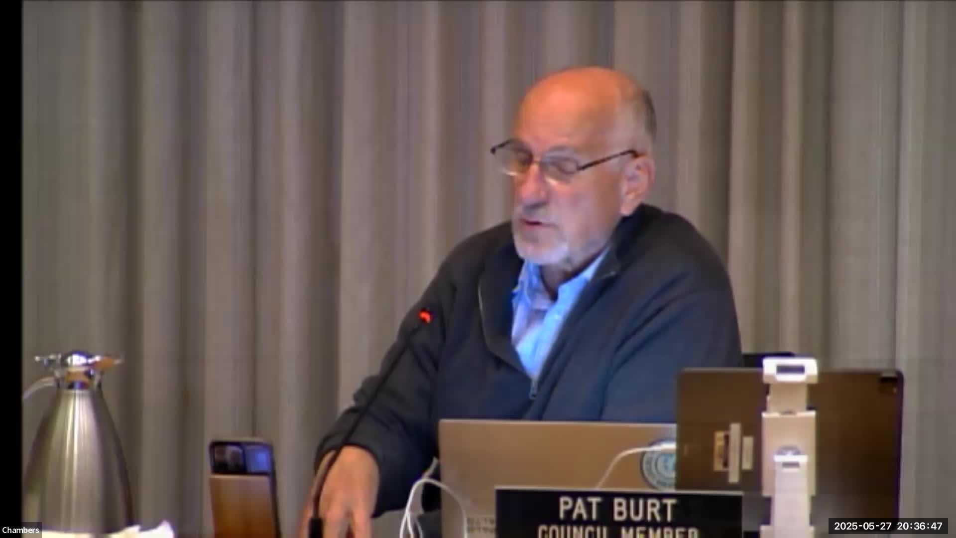 Palo Alto Council explores transit passes for low-income El Camino workers