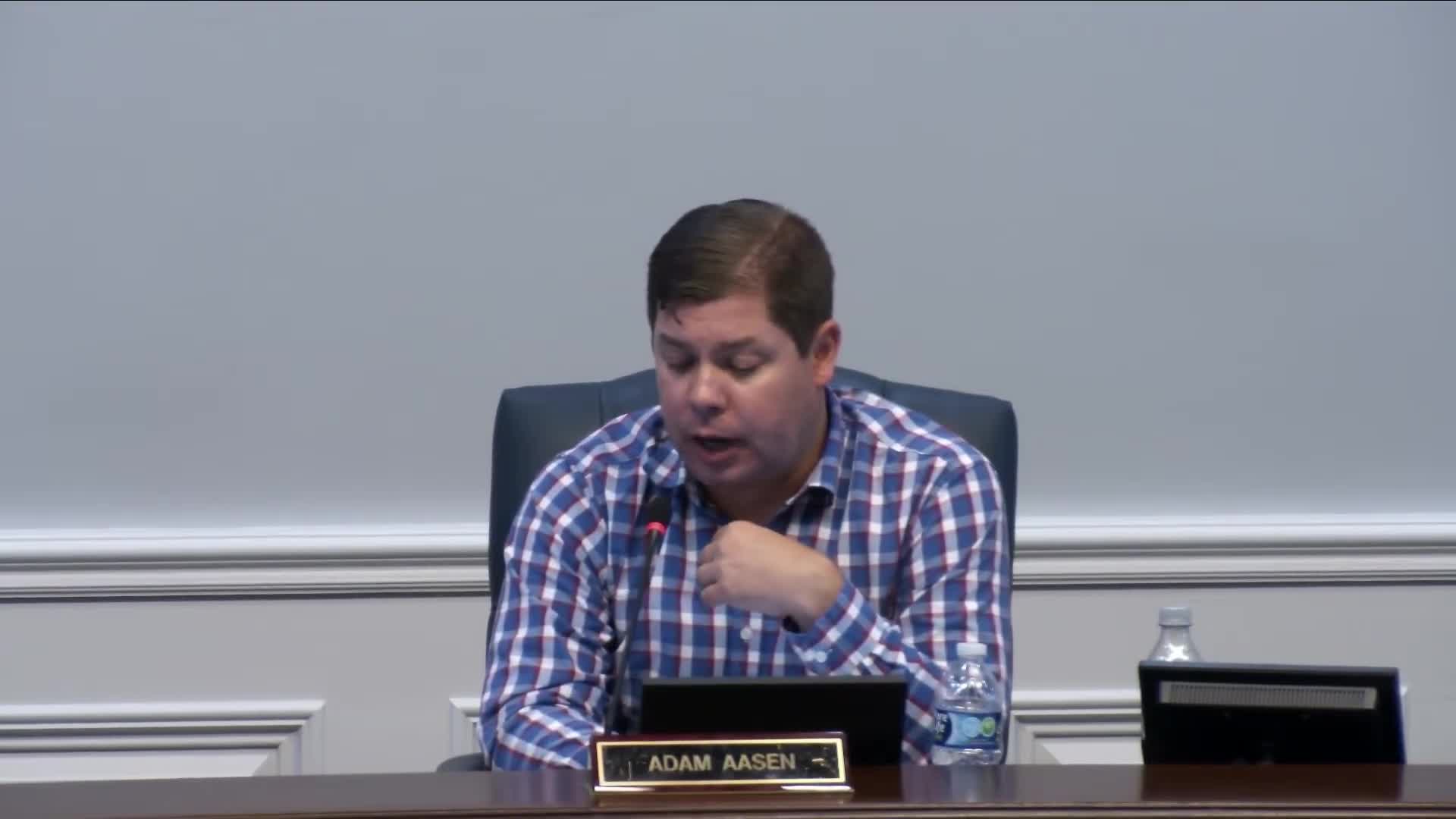 Carmel City Council votes to investigate itself amid transparency concerns