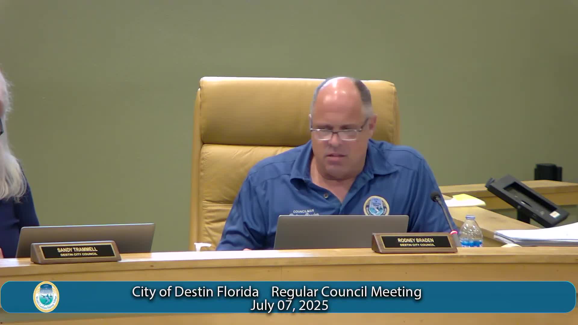 Destin council discusses mayor's communication and boundary oversteps in public meetings