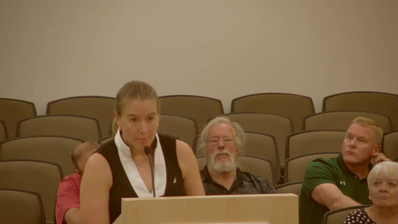Nikosha Shuttlebauer presents housing development proposal to Rio Rancho Planning Commission