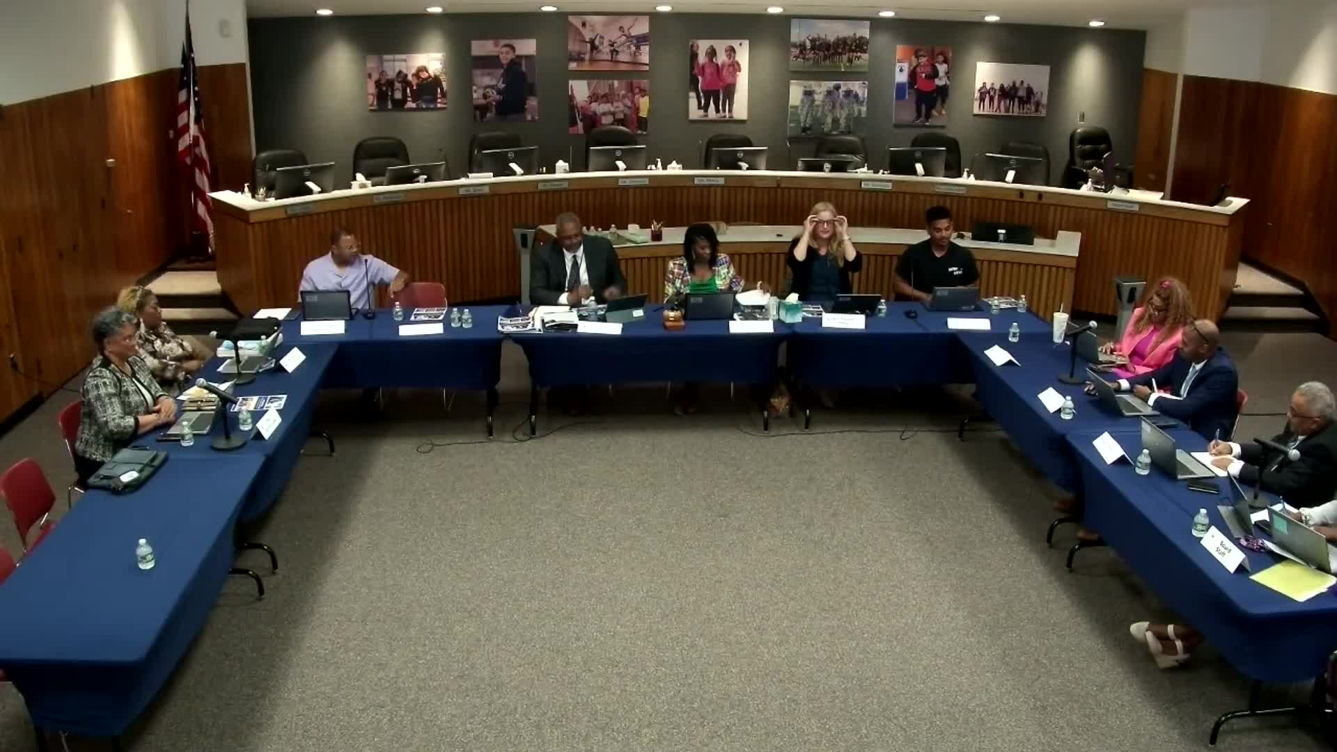 Superintendent Rosser presents 100 day plan to Rochester Board of Education